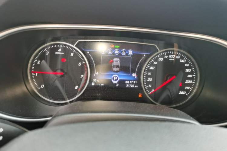 Used Hongqi H5 2022 Classic Model Facelift 1.8T Automatic Smart Connect Flagship Edition Instrument Cluster