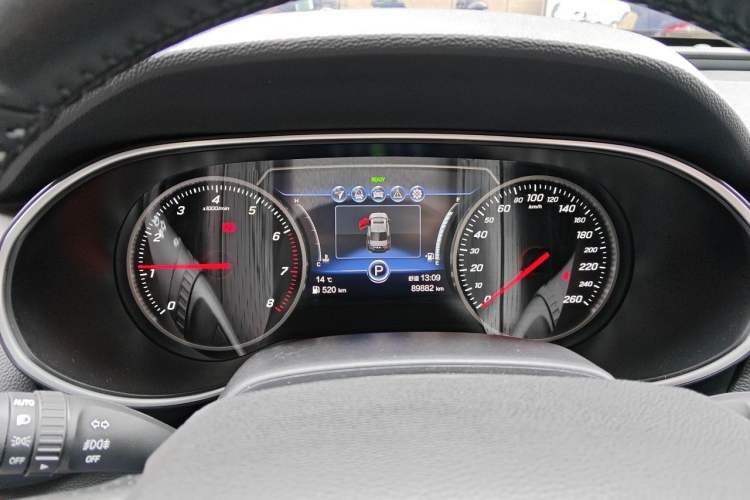 Used Hongqi H5 2022 Classic Model 1.8T Automatic Smart Connect Flagship Edition Instrument Cluster