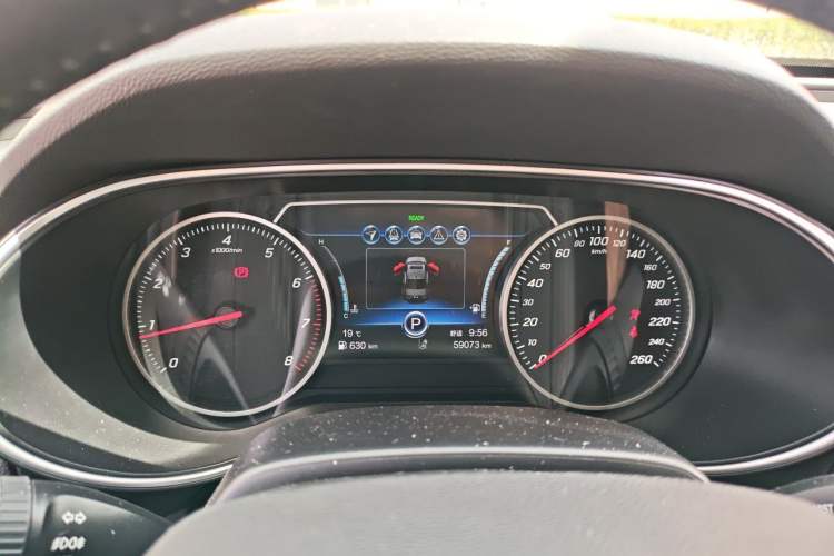 Used Hongqi H5 2022 Classic Model 1.8T Automatic Smart Connect Flagship Edition Instrument Cluster