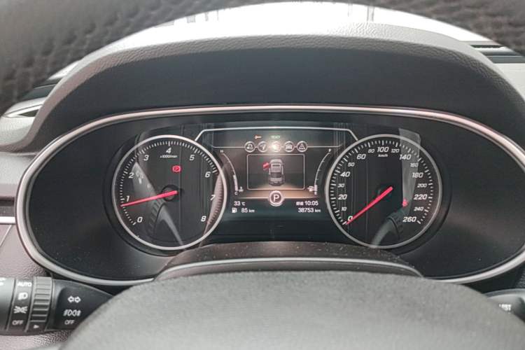Used Hongqi H5 2022 Classic Model Facelift 1.8T Automatic Smart Connect Flagship Edition Instrument Cluster