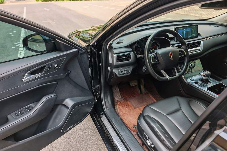 Used Hongqi H5 2022 Classic Model 1.8T Automatic Smart Connect Flagship Edition Interior 1