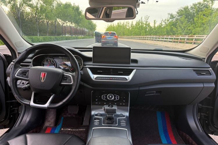 Used Hongqi H5 2022 Classic Model Facelift 1.8T Automatic Smart Connect Flagship Edition Interior 1