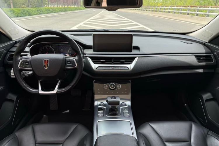 Used Hongqi H5 2022 Classic Model Facelift 1.8T Automatic Smart Connect Flagship Edition Interior 1