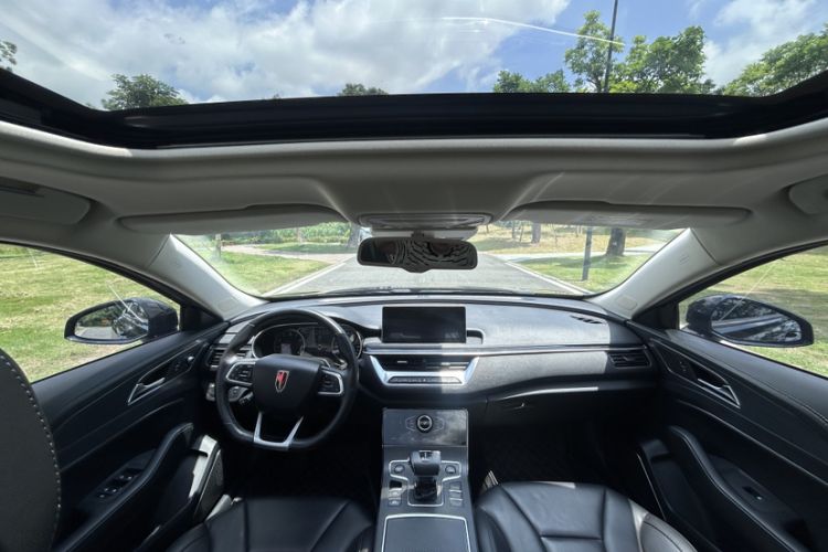 Used Hongqi H5 2022 Classic Model Facelift 1.8T Automatic Smart Connect Flagship Edition Interior 1
