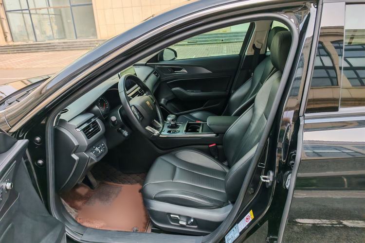 Used Hongqi H5 2022 Classic Model 1.8T Automatic Smart Connect Flagship Edition Interior 2
