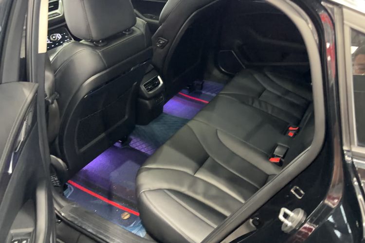 Used Hongqi H5 2022 Classic Model Facelift 1.8T Automatic Smart Connect Flagship Edition Interior 2