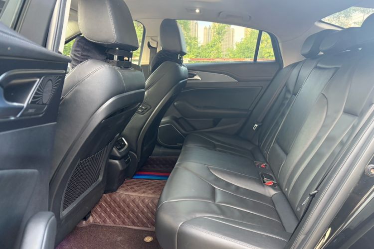 Used Hongqi H5 2022 Classic Model Facelift 1.8T Automatic Smart Connect Flagship Edition Interior 3