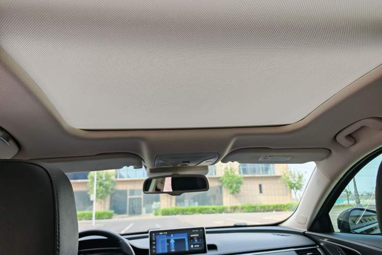 Used Hongqi H5 2022 Classic Model 1.8T Automatic Smart Connect Flagship Edition Interior 6