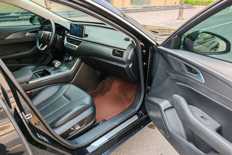 Used Hongqi H5 2022 Classic Model 1.8T Automatic Smart Connect Flagship Edition Interior 7