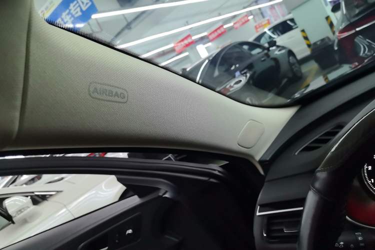 Used Hongqi H5 2022 Classic Model Facelift 1.5T DCT Qiyun Edition Interior 8