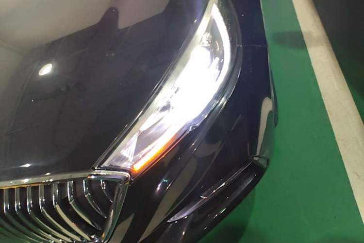 Used Hongqi H5 2022 Classic Model 1.5T DCT Flagship Edition Left Front Headlight