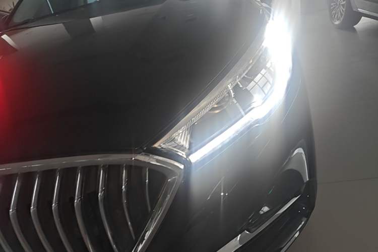 Used Hongqi H5 2022 Classic Model Facelift 1.8T Automatic Smart Connect Flagship Edition Left Front Headlight