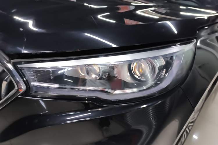 Used Hongqi H5 2022 Classic Model Facelift 1.8T Automatic Smart Connect Flagship Edition Left Front Headlight