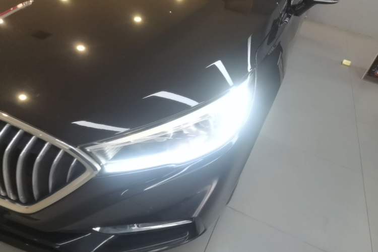 Used Hongqi H5 2022 Classic Model 1.8T Automatic Smart Connect Flagship Edition Left Front Headlight