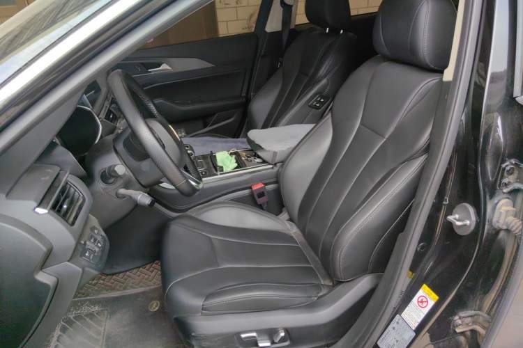 Used Hongqi H5 2022 Classic Model 1.8T Automatic Smart Connect Flagship Edition Left Front Seat