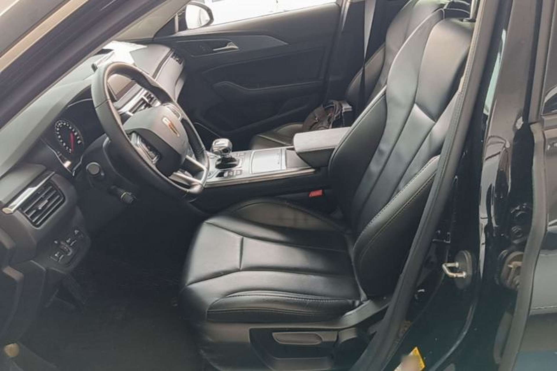 Used Hongqi H5 2022 Classic Model Facelift 1.5T DCT Qiyun Edition Left Front Seat