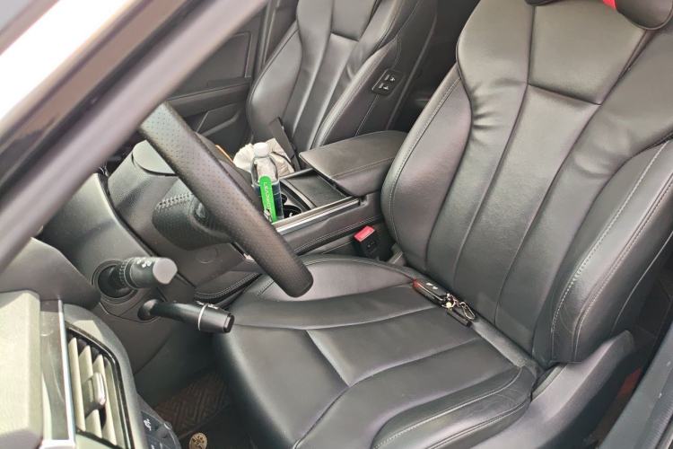 Used Hongqi H5 2022 Classic Model 1.8T Automatic Smart Connect Flagship Edition Left Front Seat
