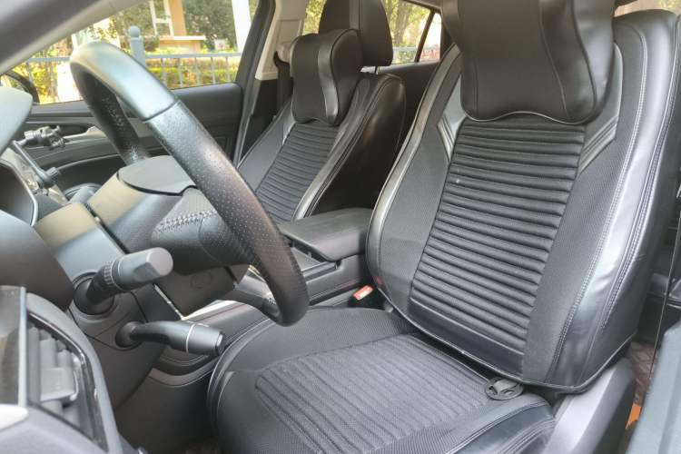 Used Hongqi H5 2022 Classic Model 1.8T Automatic Smart Connect Flagship Edition Left Front Seat