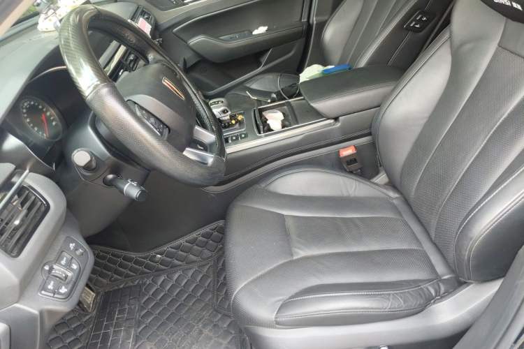 Used Hongqi H5 2022 Classic Model 1.8T Automatic Smart Connect Flagship Edition Left Front Seat