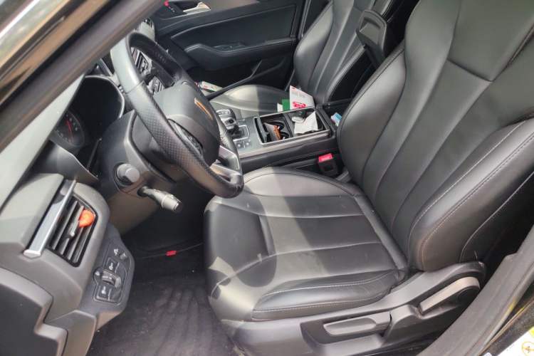 Used Hongqi H5 2022 Classic Model Facelift 1.5T DCT Qiyun Edition Left Front Seat