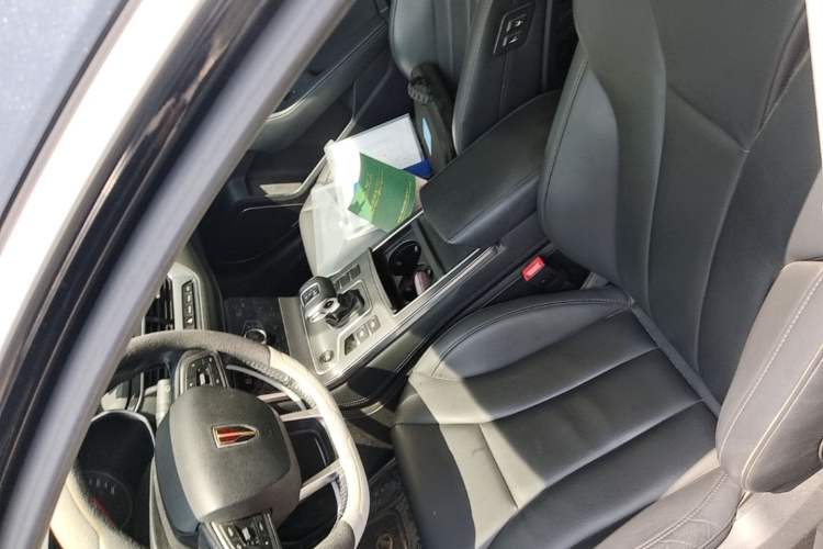 Used Hongqi H5 2022 Classic Model 1.8T Automatic Smart Connect Flagship Edition Left Front Seat