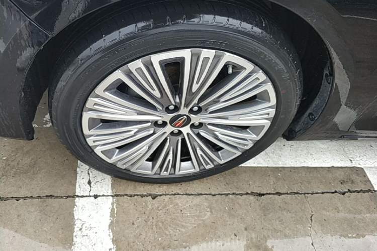 Used Hongqi H5 2022 Classic Model Facelift 1.5T DCT Qiyun Edition Left Front Wheel Hub
