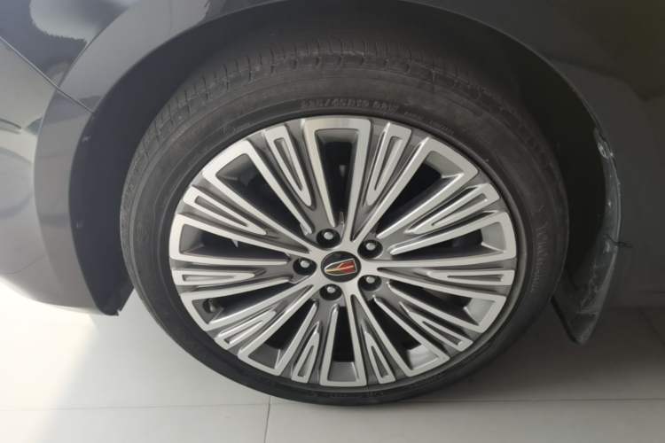 Used Hongqi H5 2022 Classic Model Facelift 1.5T DCT Qiyun Edition Left Front Wheel Hub