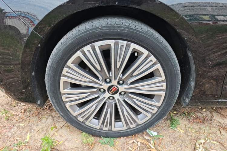 Used Hongqi H5 2022 Classic Model Facelift 1.5T DCT Qiyun Edition Left Front Wheel Hub