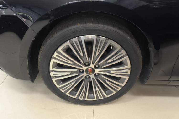 Used Hongqi H5 2022 Classic Model Facelift 1.5T DCT Qiyun Edition Left Front Wheel Hub