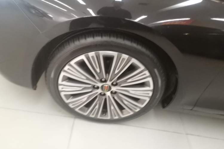 Used Hongqi H5 2022 Classic Model 1.8T Automatic Smart Connect Flagship Edition Left Front Wheel Hub