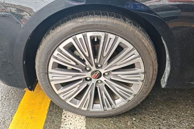 Used Hongqi H5 2022 Classic Model Facelift 1.5T DCT Qiyun Edition Left Front Wheel Hub