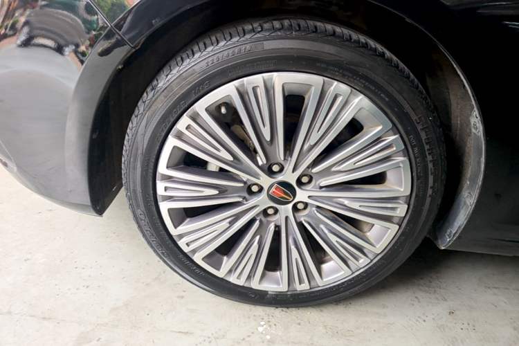 Used Hongqi H5 2022 Classic Model 1.5T DCT Flagship Edition Left Front Wheel Hub
