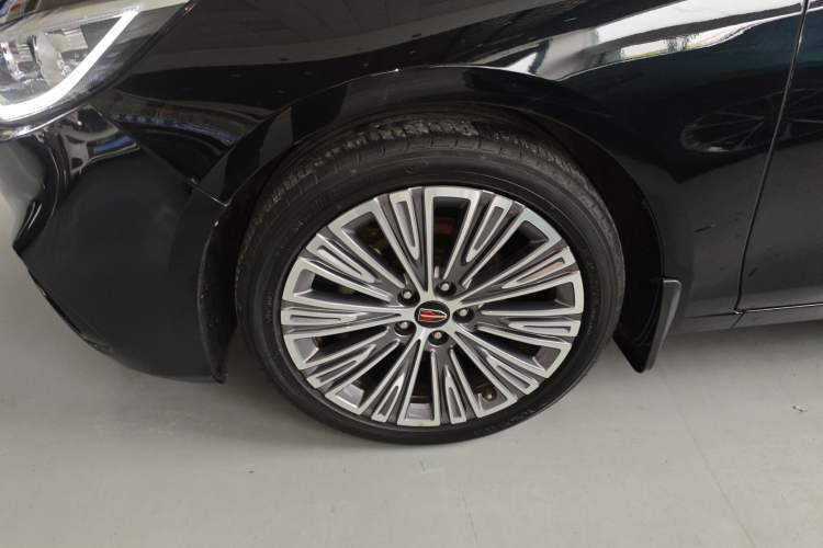 Used Hongqi H5 2022 Classic Model Facelift 1.5T DCT Qiyun Edition Left Front Wheel Hub