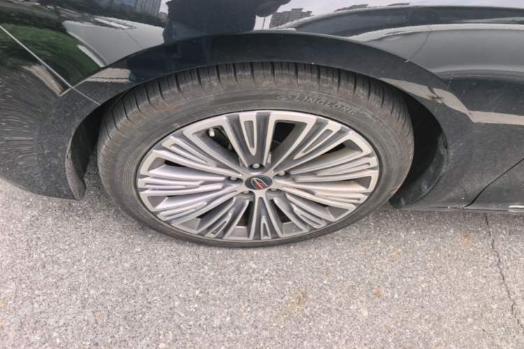 Used Hongqi H5 2022 Classic Model Facelift 1.8T Automatic Smart Connect Flagship Edition Left Front Wheel Hub