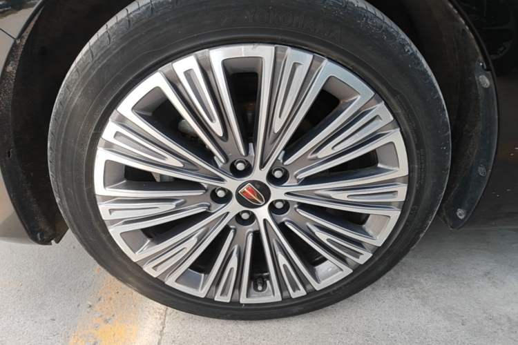 Used Hongqi H5 2022 Classic Model Facelift 1.5T DCT Qiyun Edition Left Front Wheel Hub
