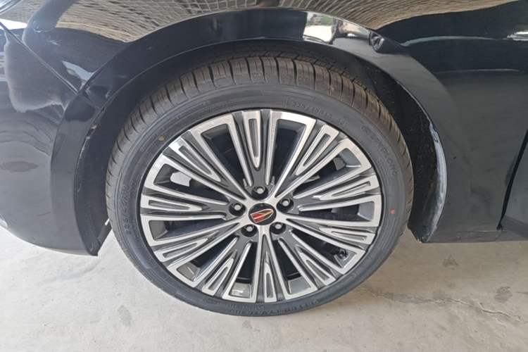 Used Hongqi H5 2022 Classic Model Facelift 1.5T DCT Qiyun Edition Left Front Wheel Hub
