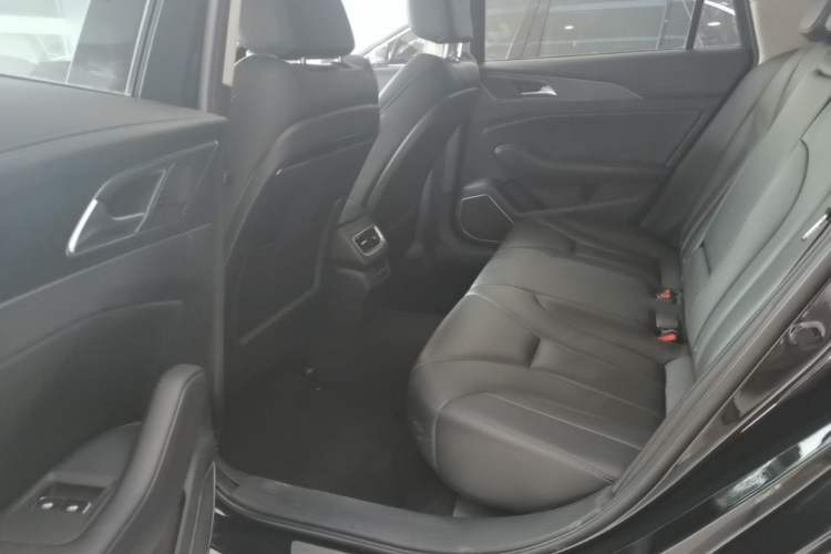 Used Hongqi H5 2022 Classic Model Facelift 1.5T DCT Qiyun Edition Left Rear Seat