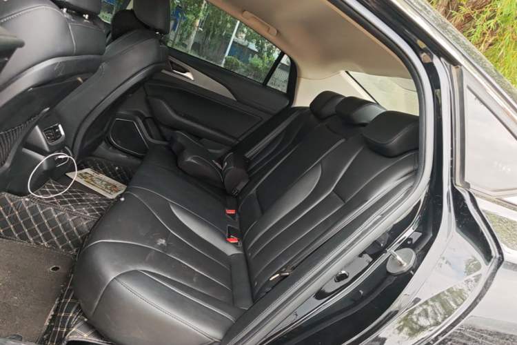 Used Hongqi H5 2022 Classic Model Facelift 1.5T DCT Qiyun Edition Left Rear Seat