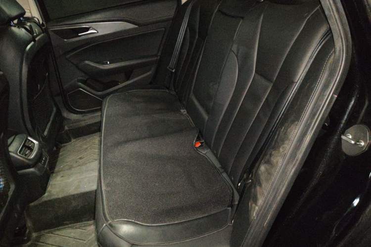 Used Hongqi H5 2022 Classic Model Facelift 1.5T DCT Qiyun Edition Left Rear Seat