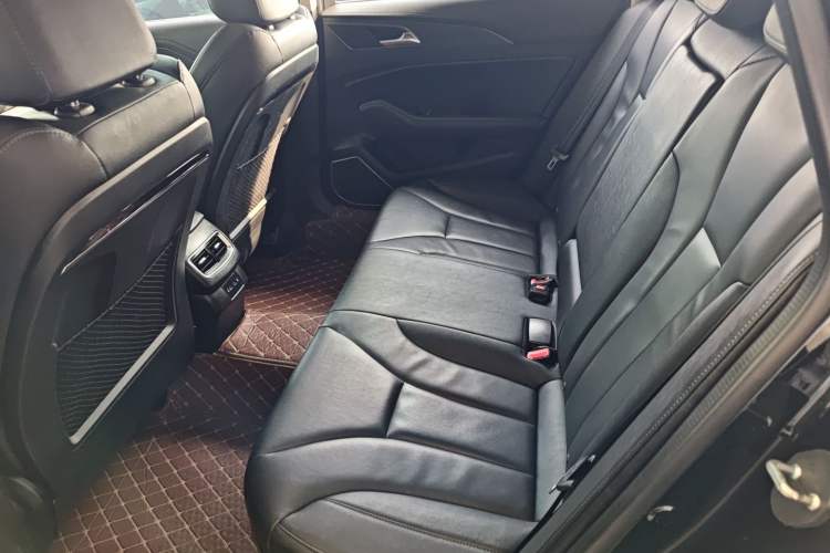 Used Hongqi H5 2022 Classic Model Facelift 1.5T DCT Qiyun Edition Left Rear Seat