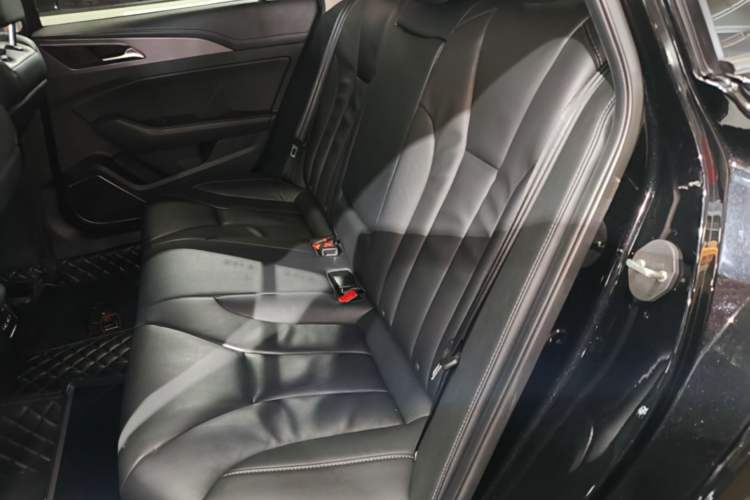 Used Hongqi H5 2022 Classic Model Facelift 1.5T DCT Qiyun Edition Left Rear Seat