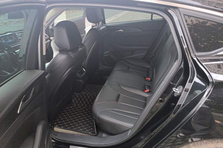 Used Hongqi H5 2022 Classic Model Facelift 1.5T DCT Qiyun Edition Left Rear Seat