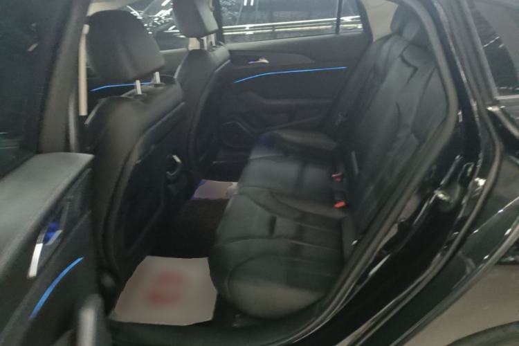 Used Hongqi H5 2022 Classic Model Facelift 1.8T Automatic Smart Connect Flagship Edition Left Rear Seat