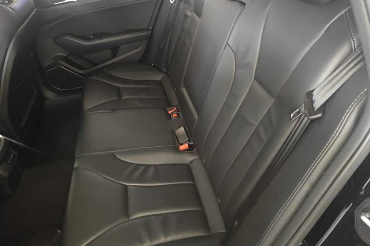 Used Hongqi H5 2022 Classic Model Facelift 1.8T Automatic Smart Connect Flagship Edition Left Rear Seat