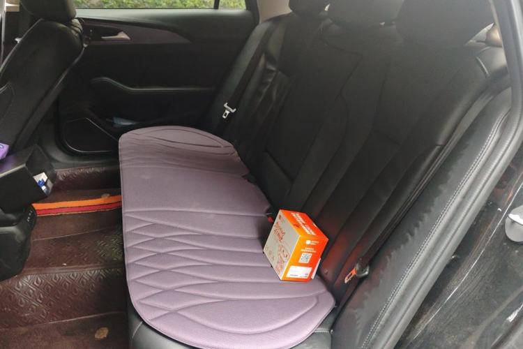 Used Hongqi H5 2022 Classic Model Facelift 1.5T DCT Qiyun Edition Left Rear Seat