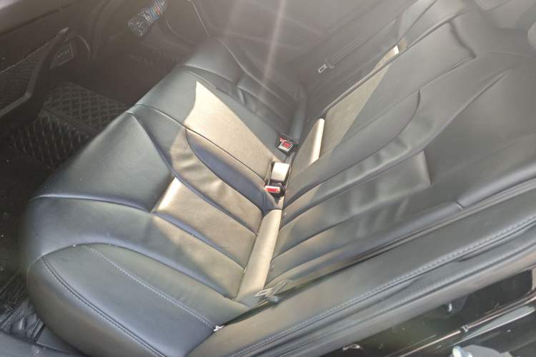 Used Hongqi H5 2022 Classic Model Facelift 1.5T DCT Qiyun Edition Left Rear Seat
