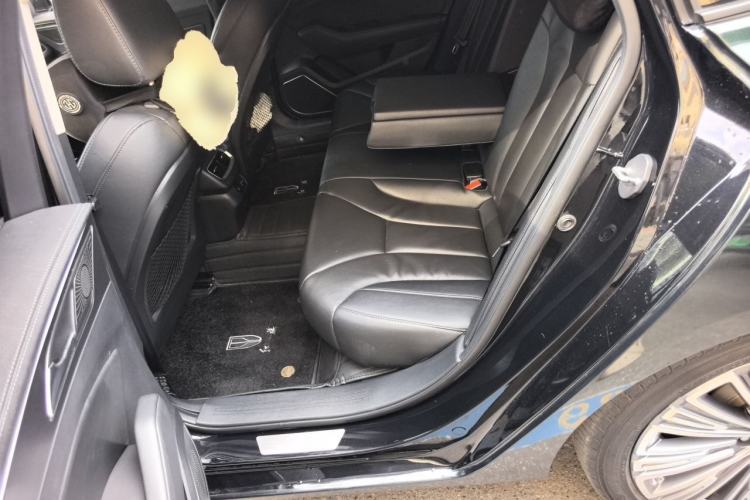 Used Hongqi H5 2022 Classic Model Facelift 1.8T Automatic Smart Connect Flagship Edition Left Rear Seat