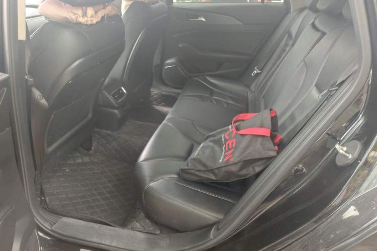 Used Hongqi H5 2022 Classic Model Facelift 1.5T DCT Qiyun Edition Left Rear Seat