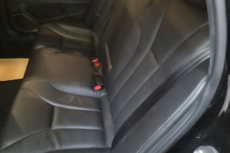 Used Hongqi H5 2022 Classic Model 1.8T Automatic Smart Connect Flagship Edition Left Rear Seat