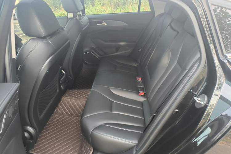 Used Hongqi H5 2022 Classic Model Facelift 1.5T DCT Qiyun Edition Left Rear Seat